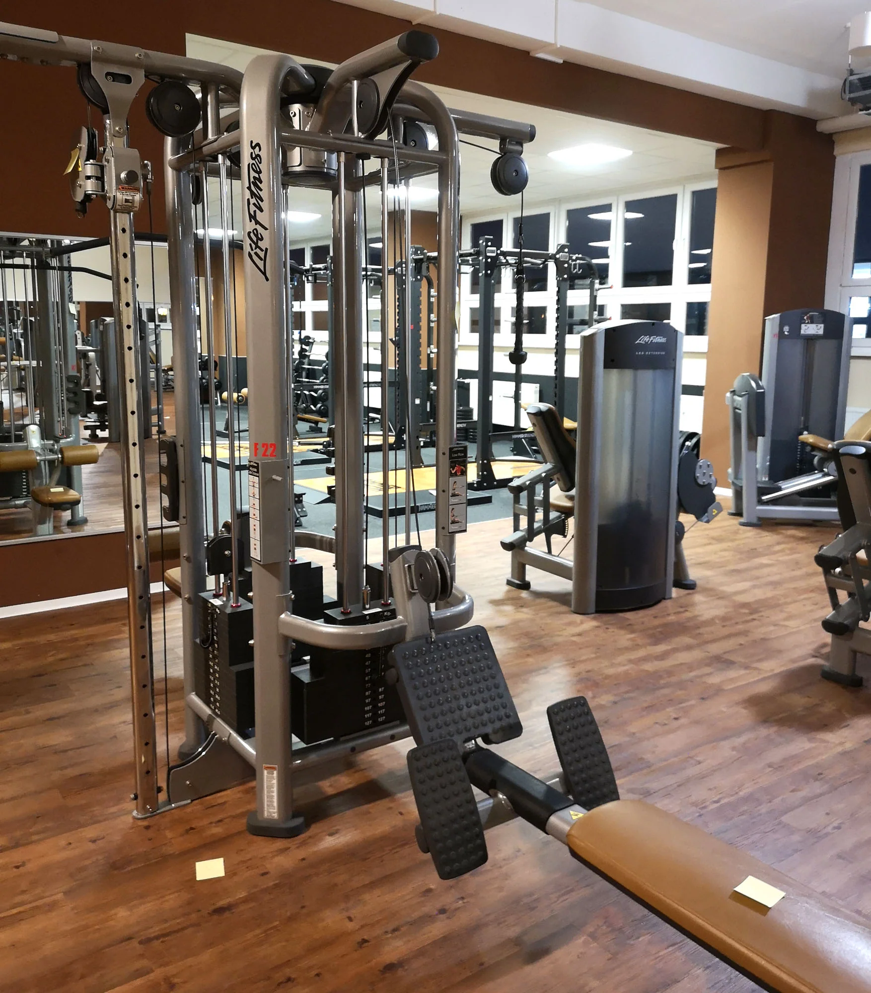 Life Fitness & Hammer Strength - 93 Fitnessgeräte - Kraftgeräte, Cardiogeräte, Plate loaded Geräte, Bänke etc - komplettes Fitnessstudio - gebraucht - TOP Zustand - Image 18