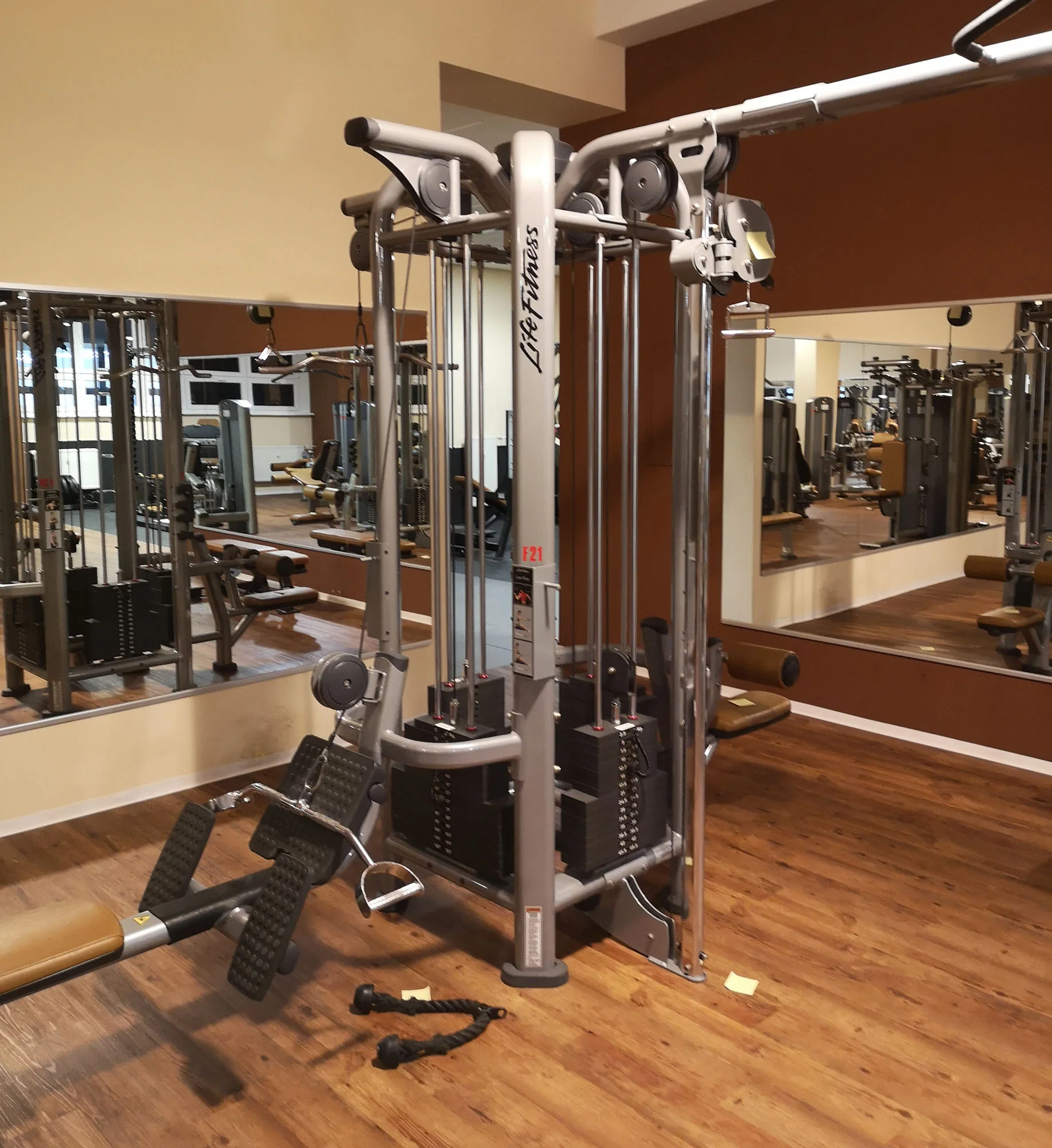 Life Fitness & Hammer Strength - 93 Fitnessgeräte - Kraftgeräte, Cardiogeräte, Plate loaded Geräte, Bänke etc - komplettes Fitnessstudio - gebraucht - TOP Zustand - Image 19