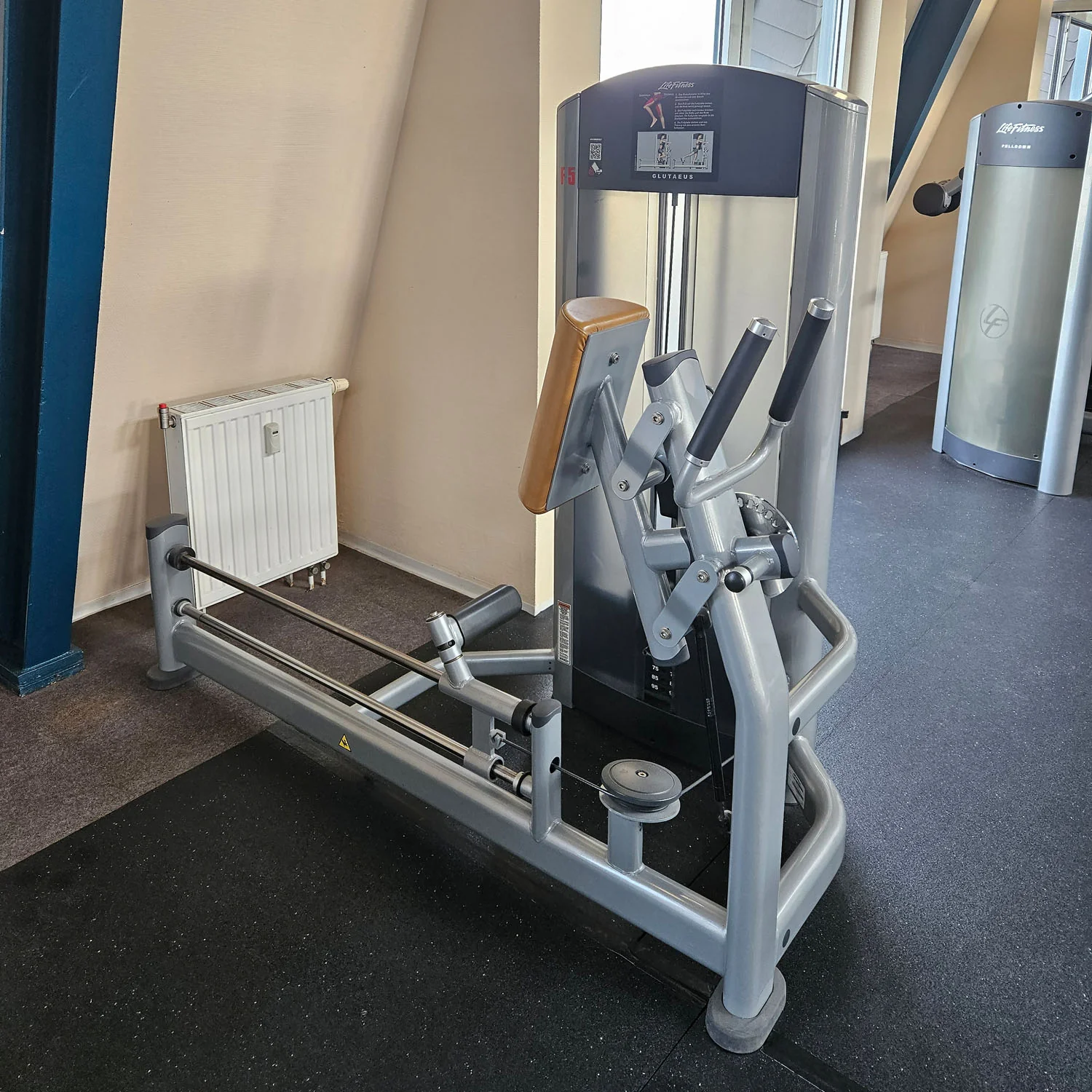 Life Fitness & Hammer Strength - 95 Fitnessgeräte - 105 Stationen, Kraftgeräte, Cardiogeräte, Plate loaded Geräte, Bänke etc - komplettes Fitnessstudio - gebraucht, überholter TOP Zustand - Image 16