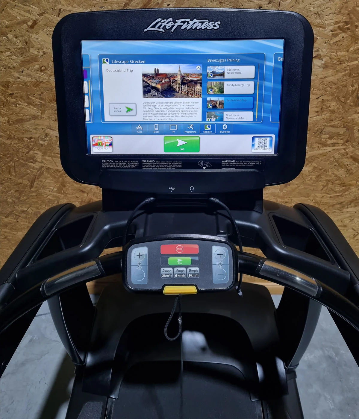 Life Fitness Laufband 95T Treadmill, Discover SE Touch Display Konsole, Elevation Series, gebraucht - überholter Zustand - NEUE Laufdecke - Image 5