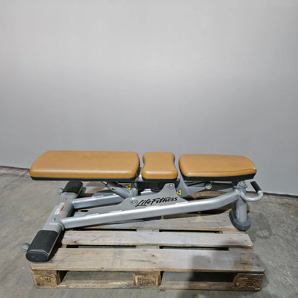 Life Fitness Multibank verstellbar, Multi-Adjustable Bench SMAB, Signature Serie, Rahmenfarbe Silber, Polsterfarbe Orange, gebrauchter - überholter Zustand - Image 4