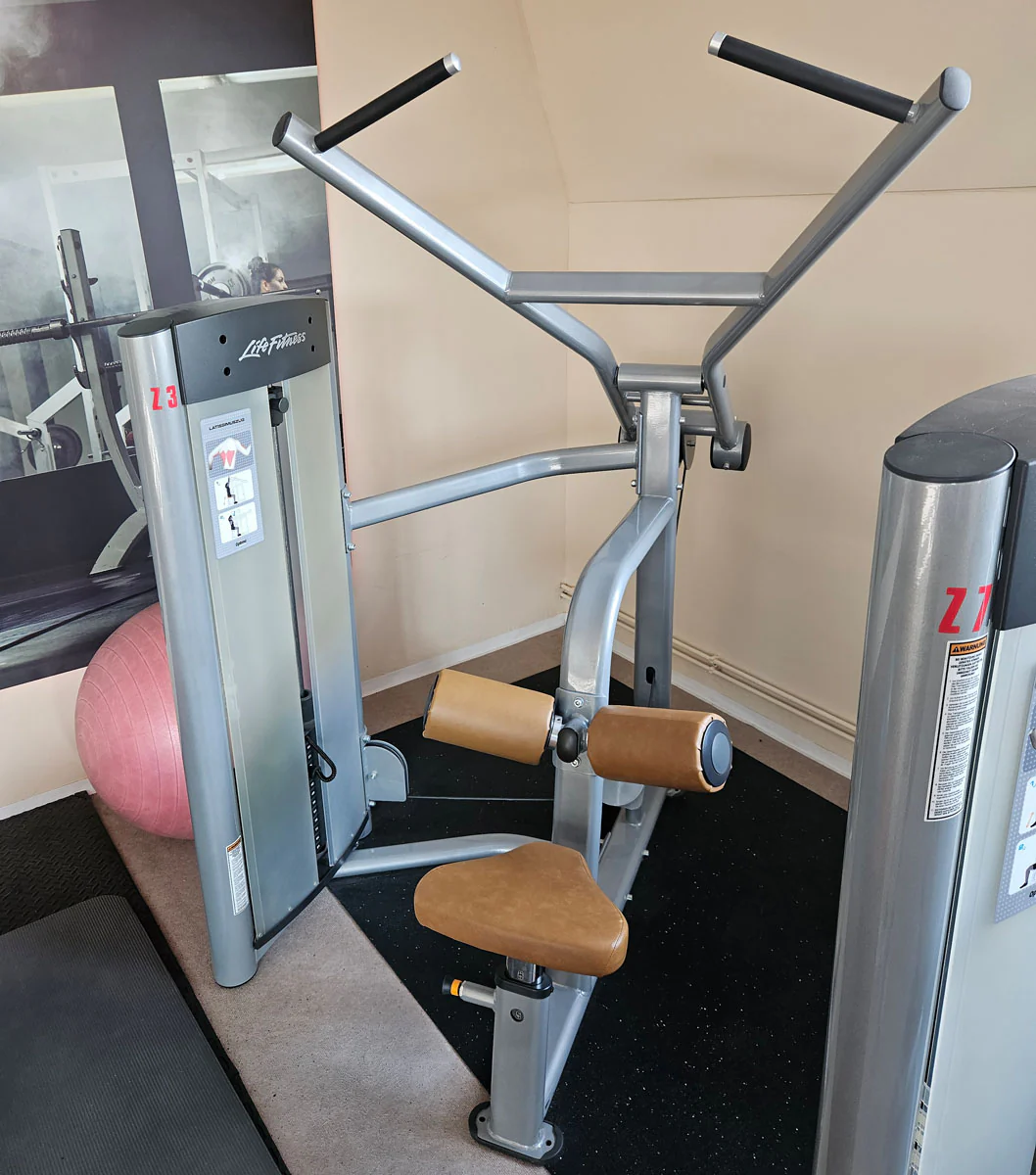 Life Fitness Optima Series - 12 Kraftgeräte im Set, 14 Trainingsstationen, Farbe Silber, gebraucht - überholter Zustand - Image 5