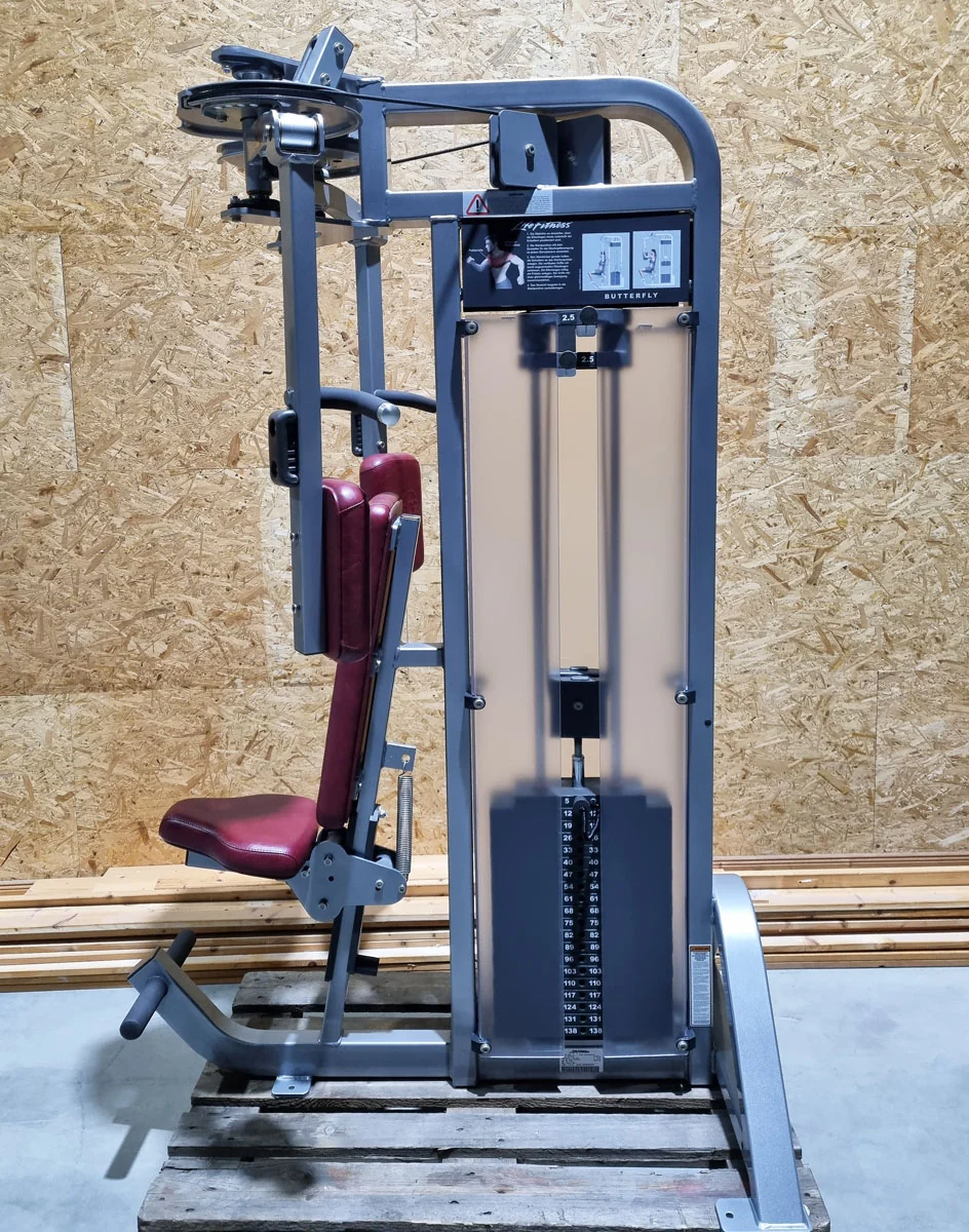 Life Fitness Pro 2 Butterfly, Pectoral Fly Hammer Strenght, Rahmenfarbe Silber, Polsterfarbe Rot, gebraucht - überholter Zustand - Image 3