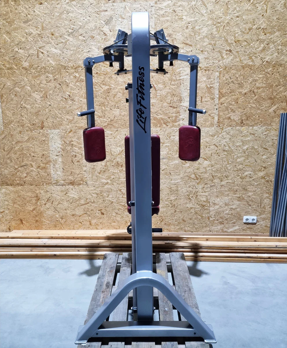 Life Fitness Pro 2 Butterfly, Pectoral Fly Hammer Strenght, Rahmenfarbe Silber, Polsterfarbe Rot, gebraucht - überholter Zustand - Image 6