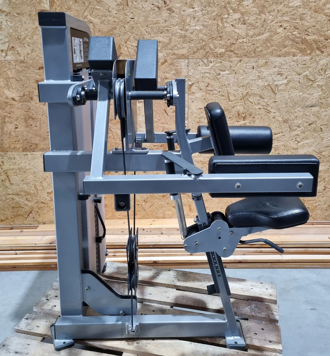 Life Fitness Pro 2 Seithebemaschine, Lateral Raise, Rahmenfarbe Silber, Polsterfarbe Schwarz, gebraucht -  überholter Zustand - Image 4