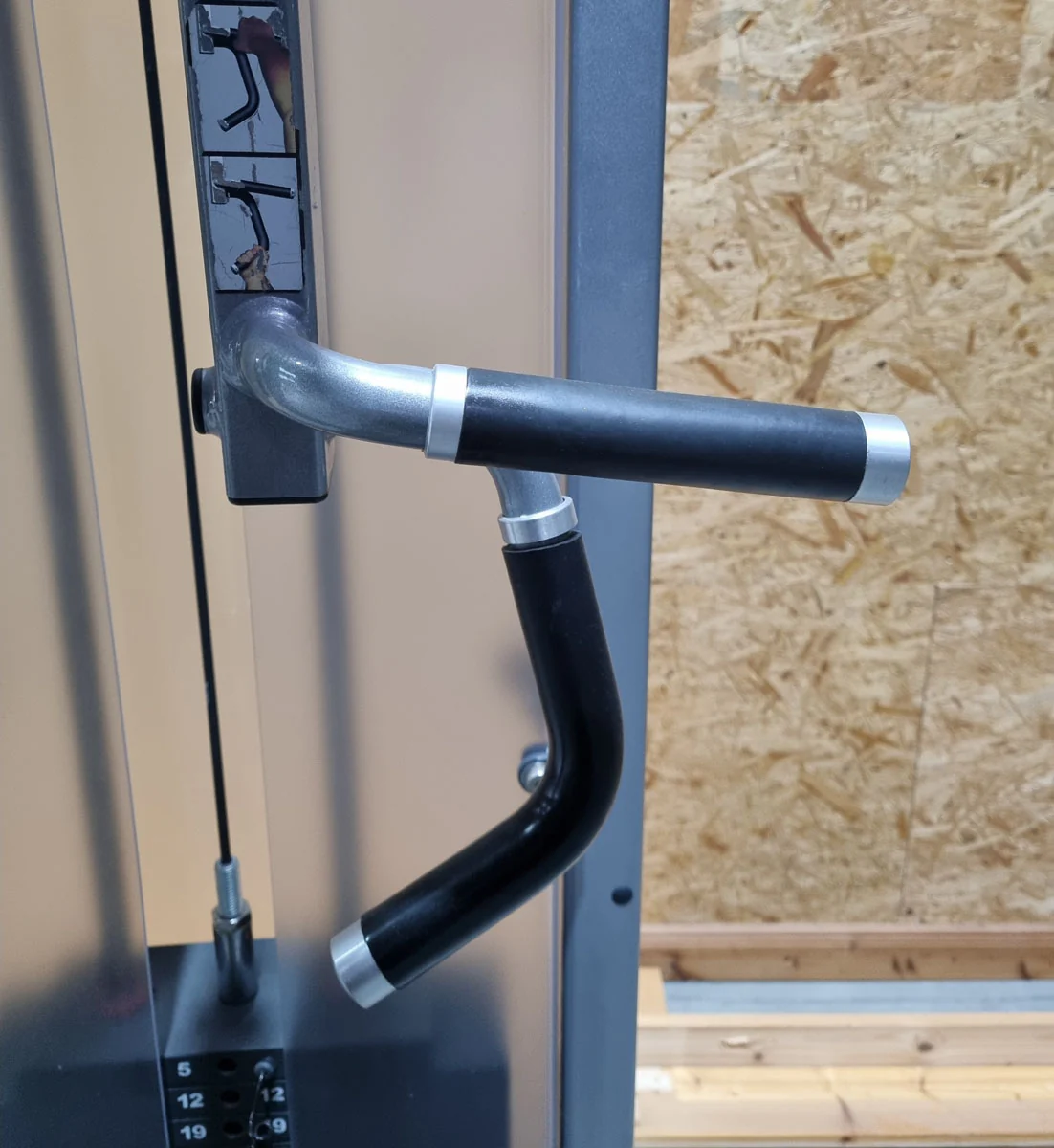 Life Fitness Rudern mit Bruststütze, Row, Pro2 Serie, Rahmenfarbe Silber, Polsterfarbe Rot, gebraucht - überholter Zustand - Image 10