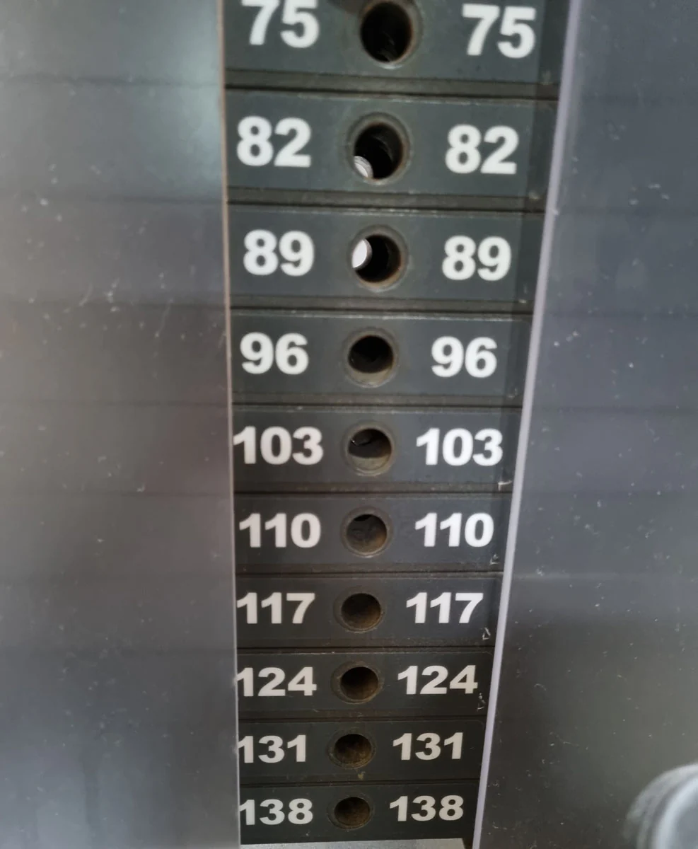 Life Fitness Rudern mit Bruststütze, Row, Pro2 Serie, Rahmenfarbe Silber, Polsterfarbe Rot, gebraucht - überholter Zustand - Image 11