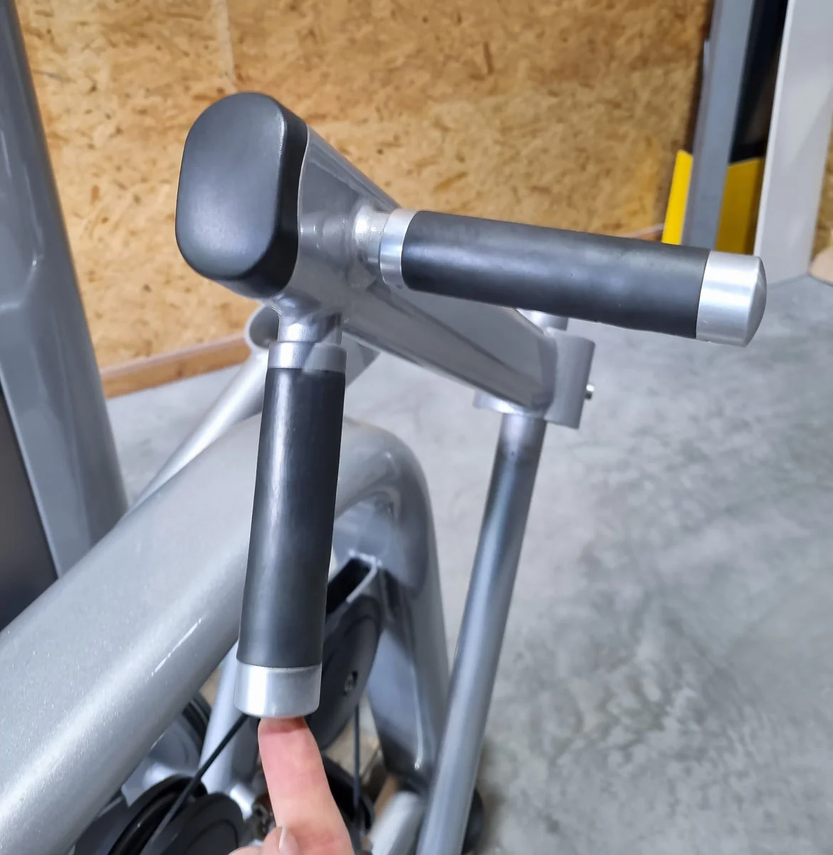 Life Fitness Rudern mit Bruststütze, Row - Rear Deltoid, Signature Series, 145kg Gewichtsblock, Rahmenfarbe Silber, gebraucht - überholter Zustand - Image 6