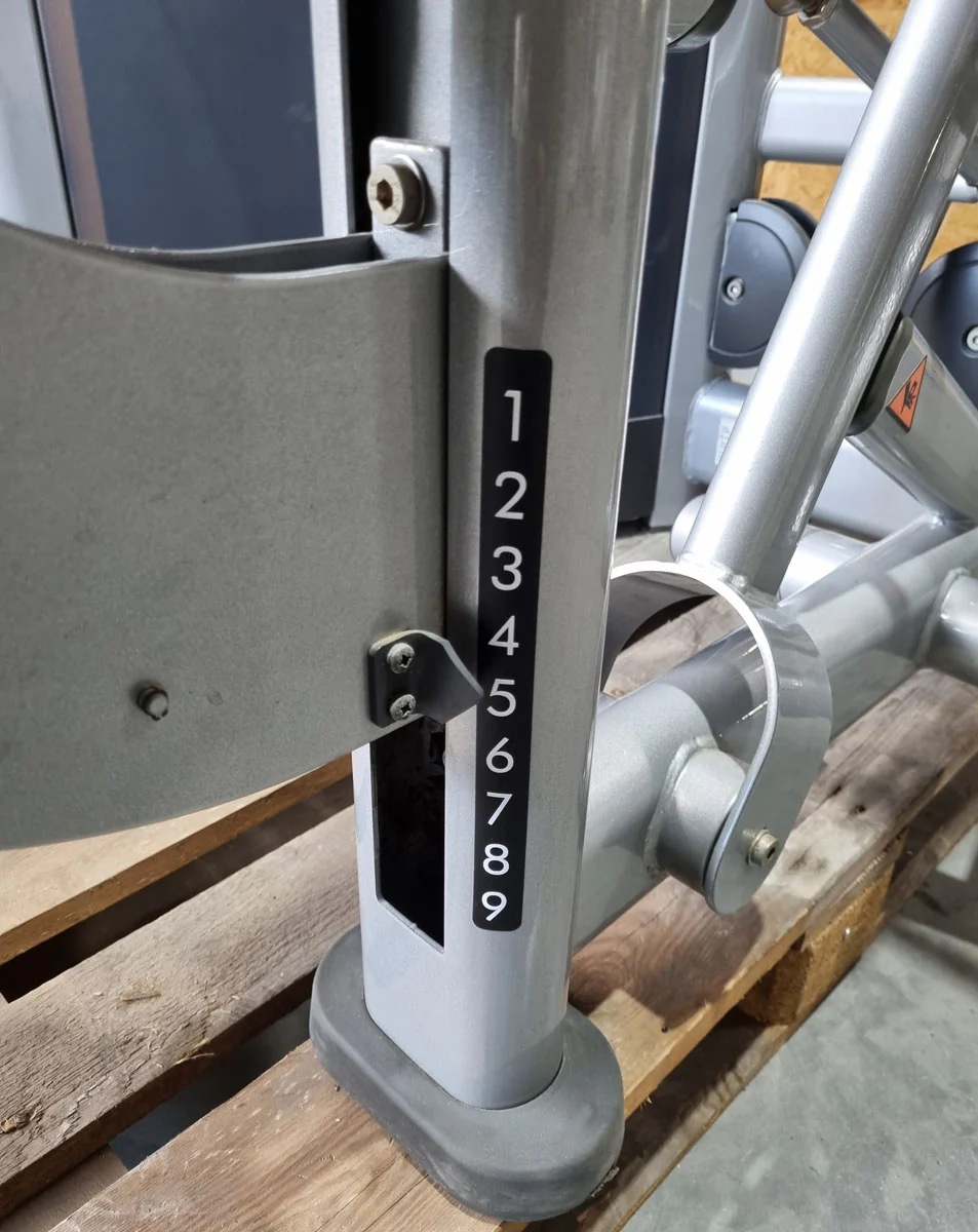 Life Fitness Rudern mit Bruststütze, Row - Rear Deltoid, Signature Series, 145kg Gewichtsblock, Rahmenfarbe Silber, gebraucht - überholter Zustand - Image 8