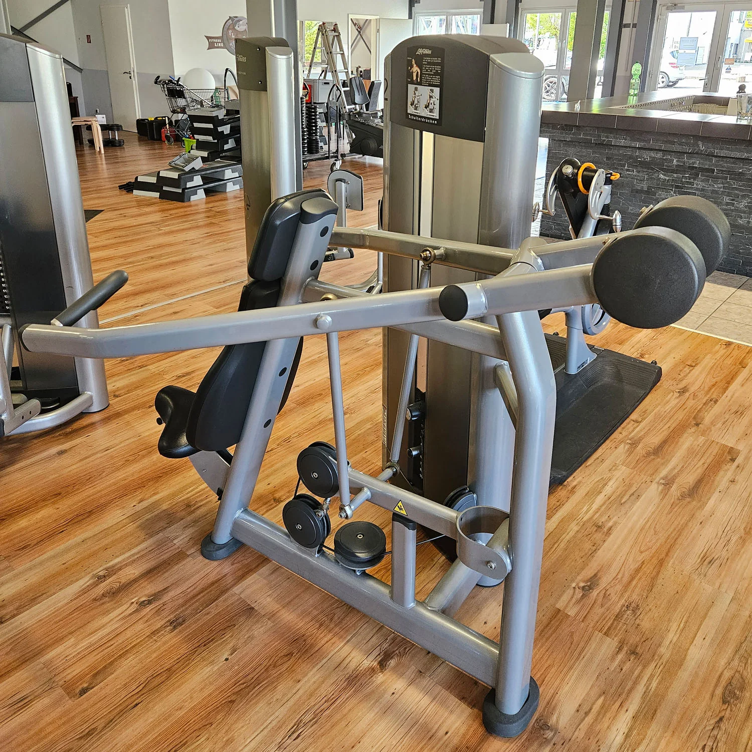 Life Fitness Schulterpresse, Shoulder Press, Overhead Press, Signature Series, Rahmenfarbe Silber, gebraucht - überholter Zustand - Image 3