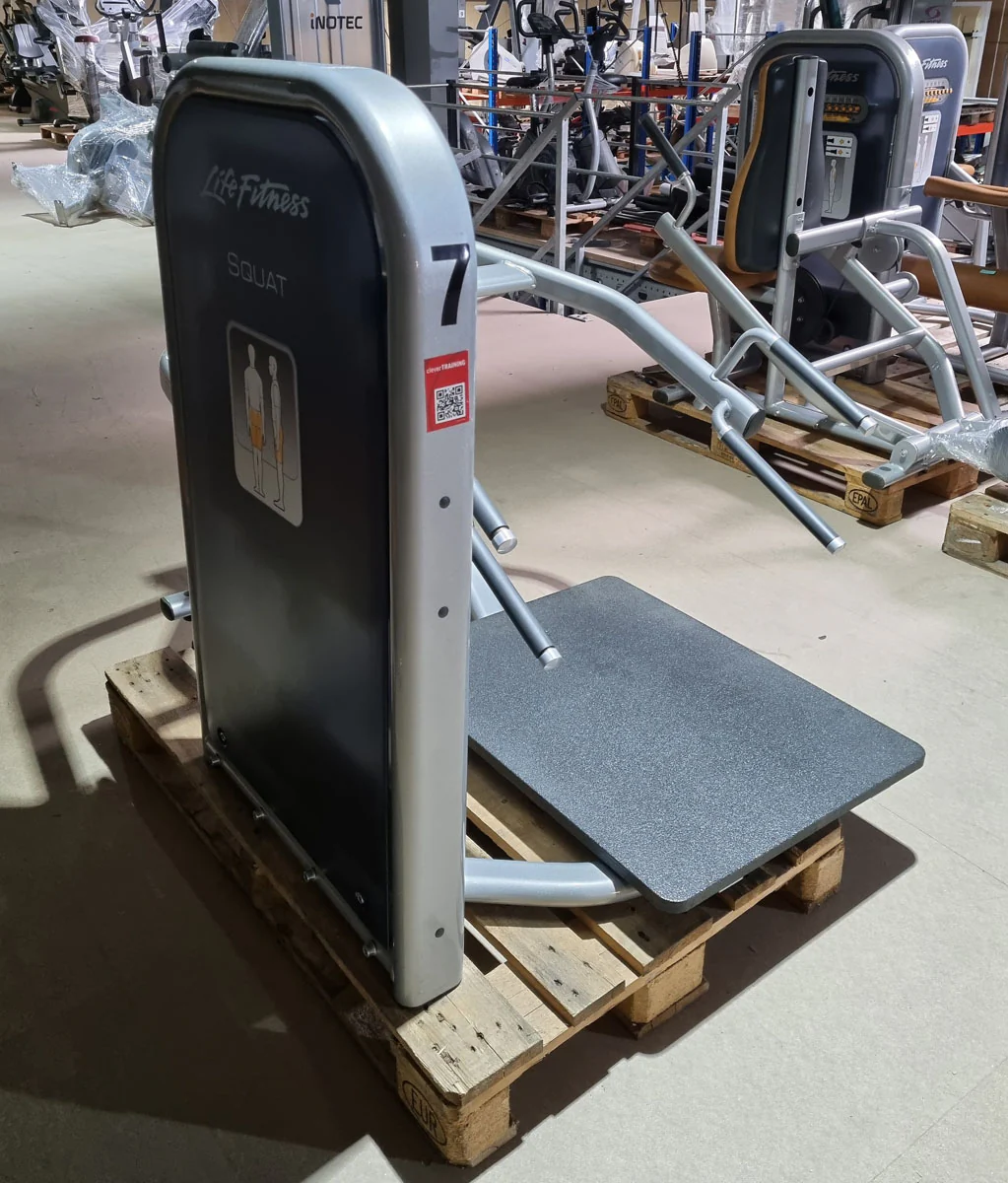 Life Fitness Squat Kniebeuge Maschine, Circuit Serie, Rahmenfarbe Silber, gebraucht - überholter Zustand - Image 3