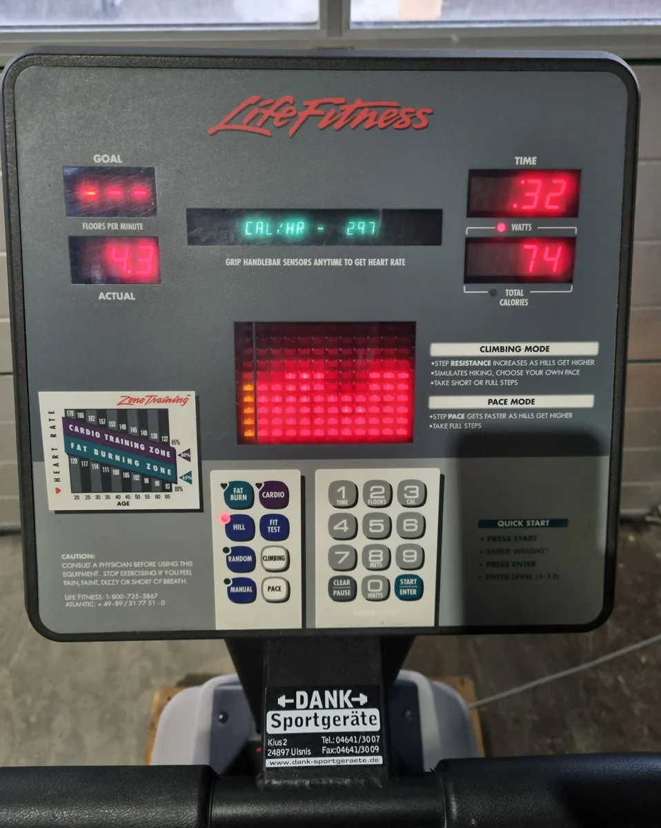 Life Fitness Step 9500 HR Stepper, gebraucht - Image 5