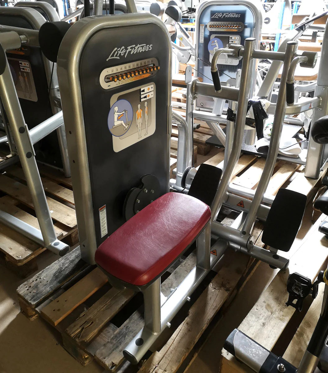 Life Fitness Zirkel mit 8 Fitnessgeräten, Circuit Series Set, Polster Rot, gebraucht - überholter Zustand - Image 7