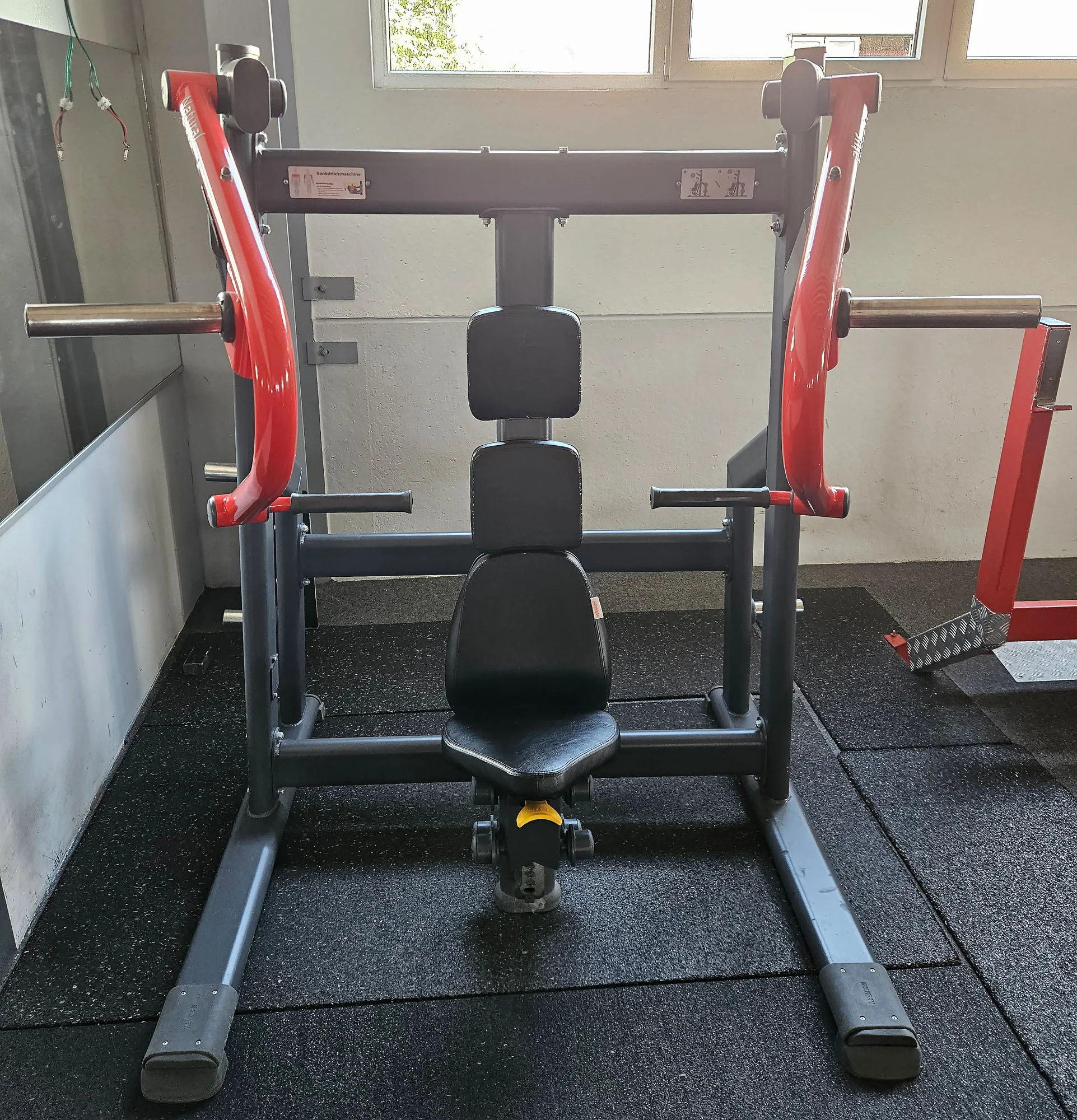 Master Sport Plate loaded Set, 10 Kraftgeräte, Farbe Schwarz und Rot, gebraucht - geprüfter Zustand - Image 10