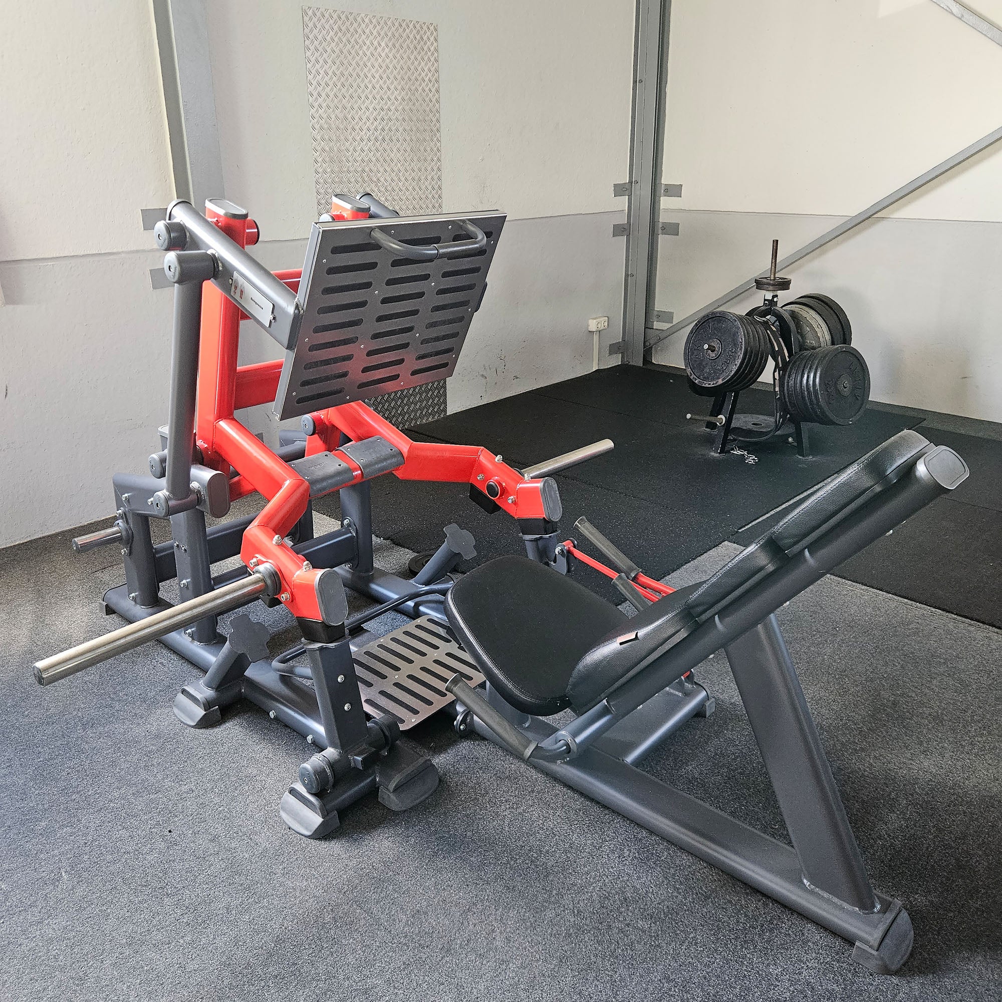 Master Sport Plate loaded Set, 10 Kraftgeräte, Farbe Schwarz und Rot, gebraucht - geprüfter Zustand - Image 27