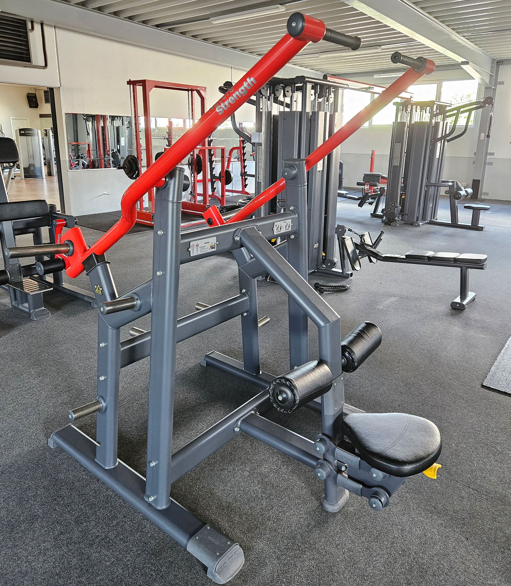 Master Sport Plate loaded Set, 10 Kraftgeräte, Farbe Schwarz und Rot, gebraucht - geprüfter Zustand - Image 3