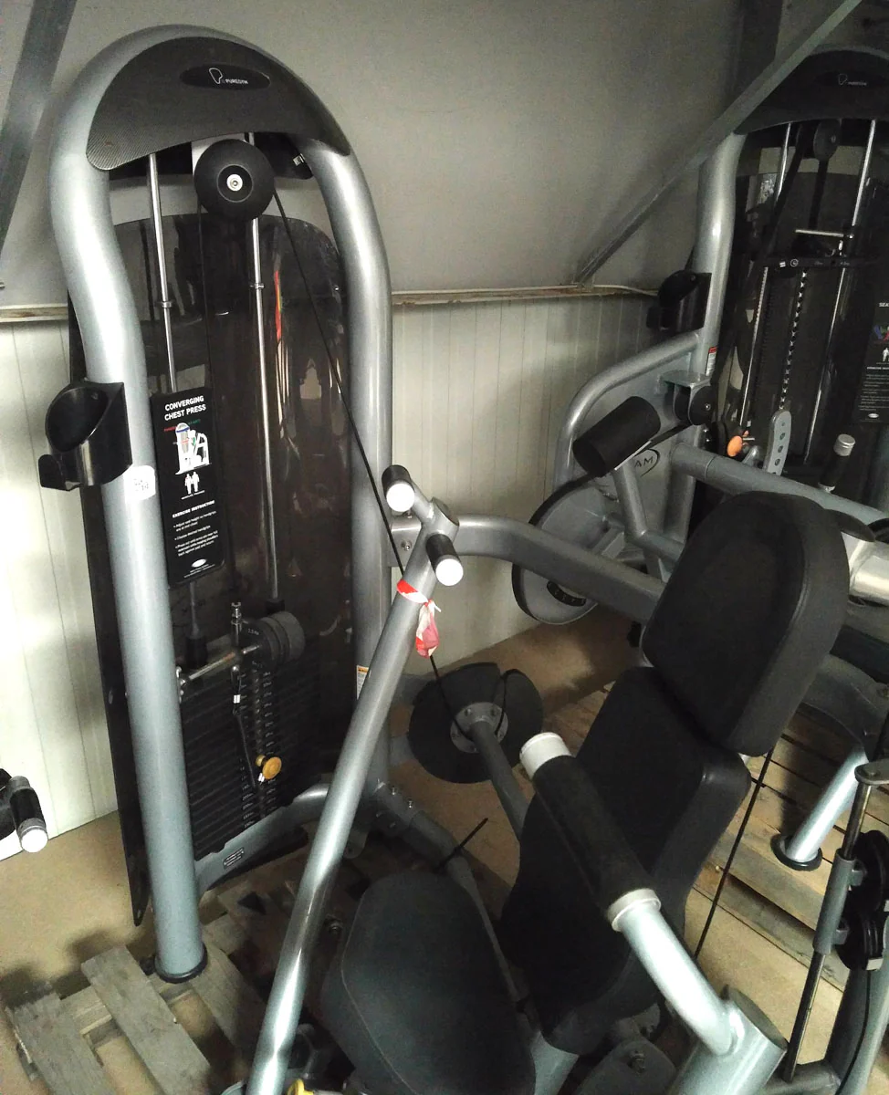 Matrix Aura G3-S13 Bankdrückmaschine DUAL, Brustpresse, Chest Press, Farbe Silber, gebraucht - überholter Zustand - Image 2