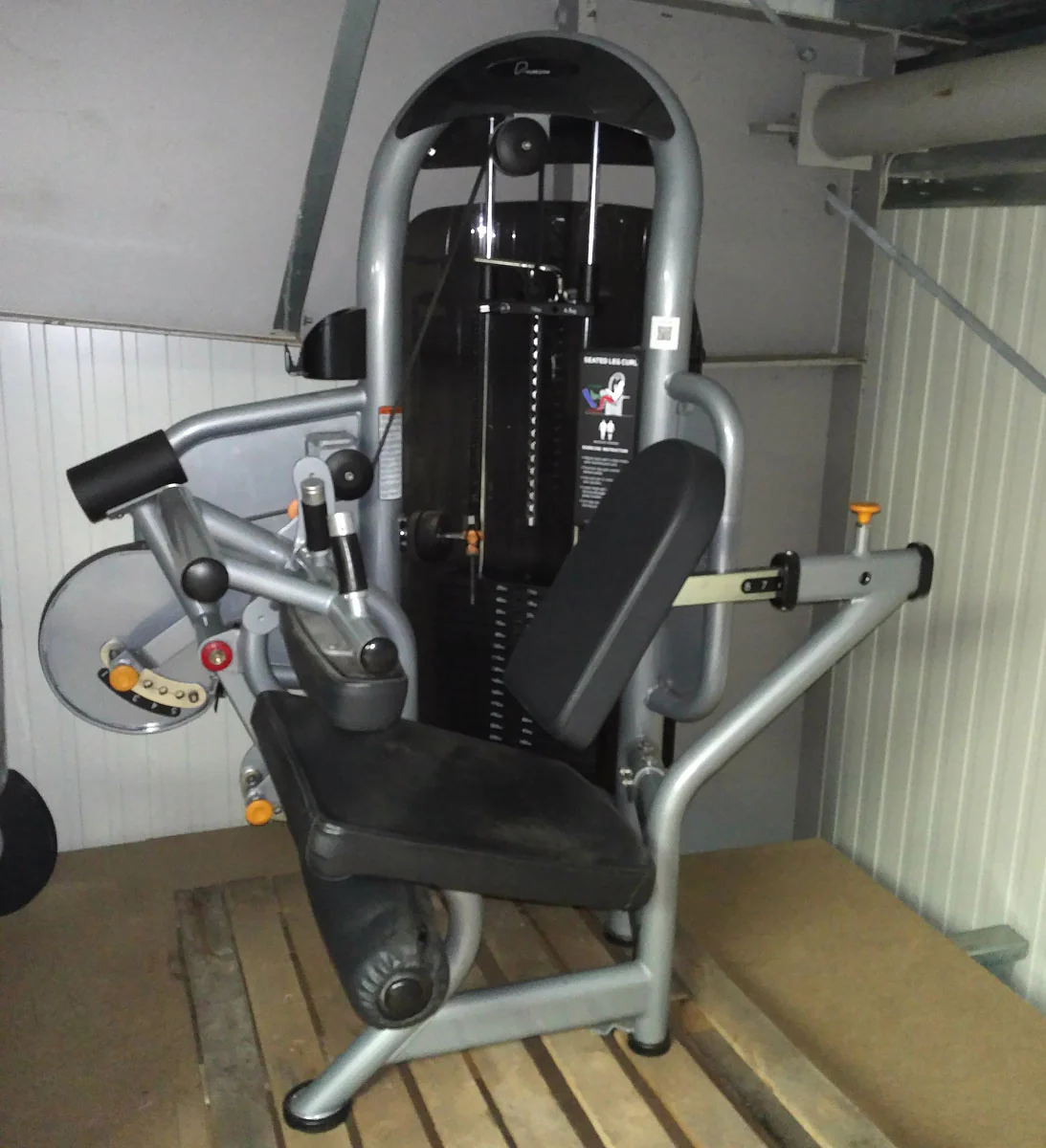 Matrix Aura G3-S72 Beinbeuger sitzend, Leg Curl, Farbe Schwarz oder Silber, gebraucht - überholter Zustand - Image 2