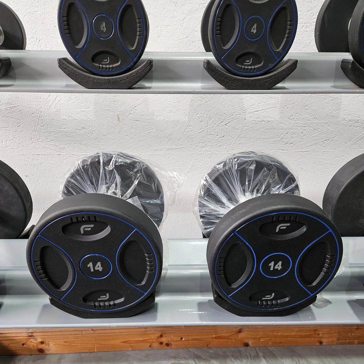 Matrix bzw Franziski Sport PU Polyurethan Kurzhantelsatz von 2 bis 20kg in 2kg Stufen ( 10 Paare ) Farbe Schwarz-Blau, inkl. Matrix Kurzhantelablage (sehr stabil), gebraucht - sehr guter Zustand - Image 11