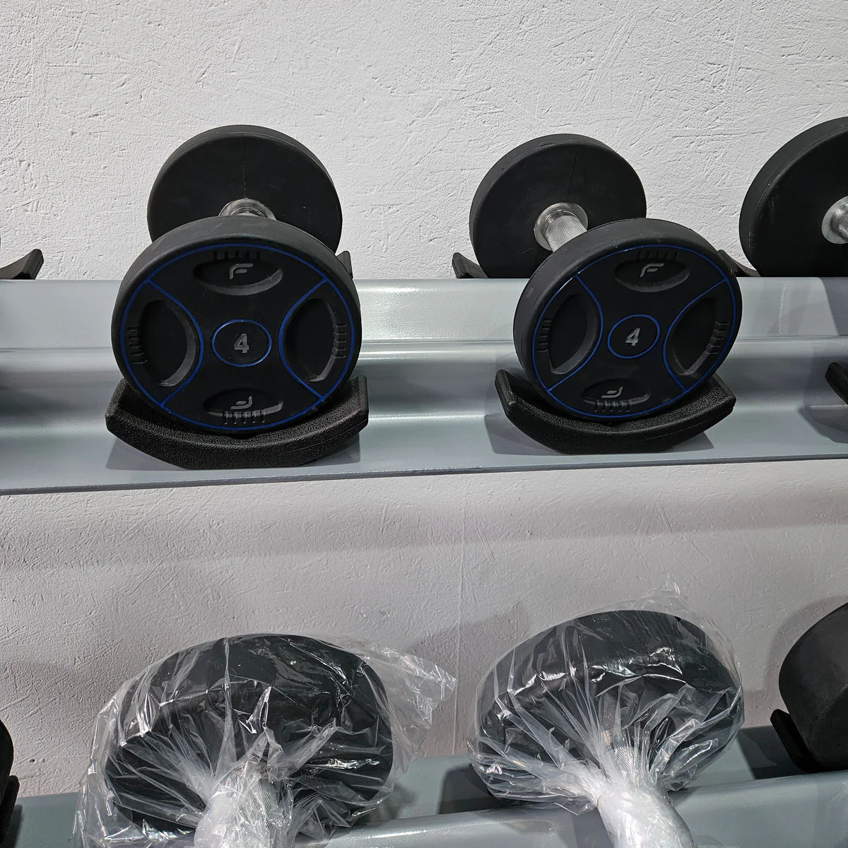 Matrix bzw Franziski Sport PU Polyurethan Kurzhantelsatz von 2 bis 20kg in 2kg Stufen ( 10 Paare ) Farbe Schwarz-Blau, inkl. Matrix Kurzhantelablage (sehr stabil), gebraucht - sehr guter Zustand - Image 6