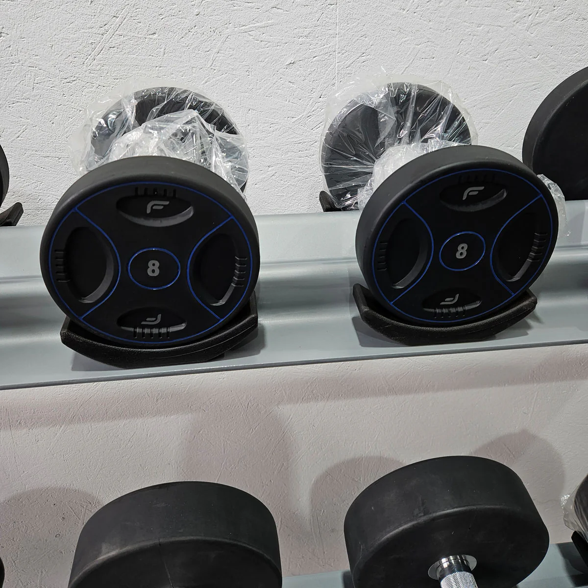 Matrix bzw Franziski Sport PU Polyurethan Kurzhantelsatz von 2 bis 20kg in 2kg Stufen ( 10 Paare ) Farbe Schwarz-Blau, inkl. Matrix Kurzhantelablage (sehr stabil), gebraucht - sehr guter Zustand - Image 8