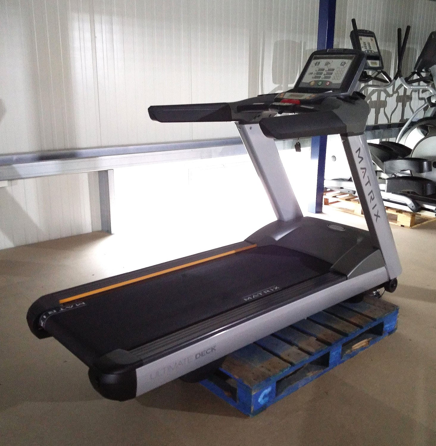 Matrix Cardiogerätepark, 9 Geräte, Laufbänder, Crosstrainer, Ergometer, Stepper etc, neue Modelle, T5x - E5x - U5x - R5x, S5x, gebraucht, überholter Zustand - Image 3