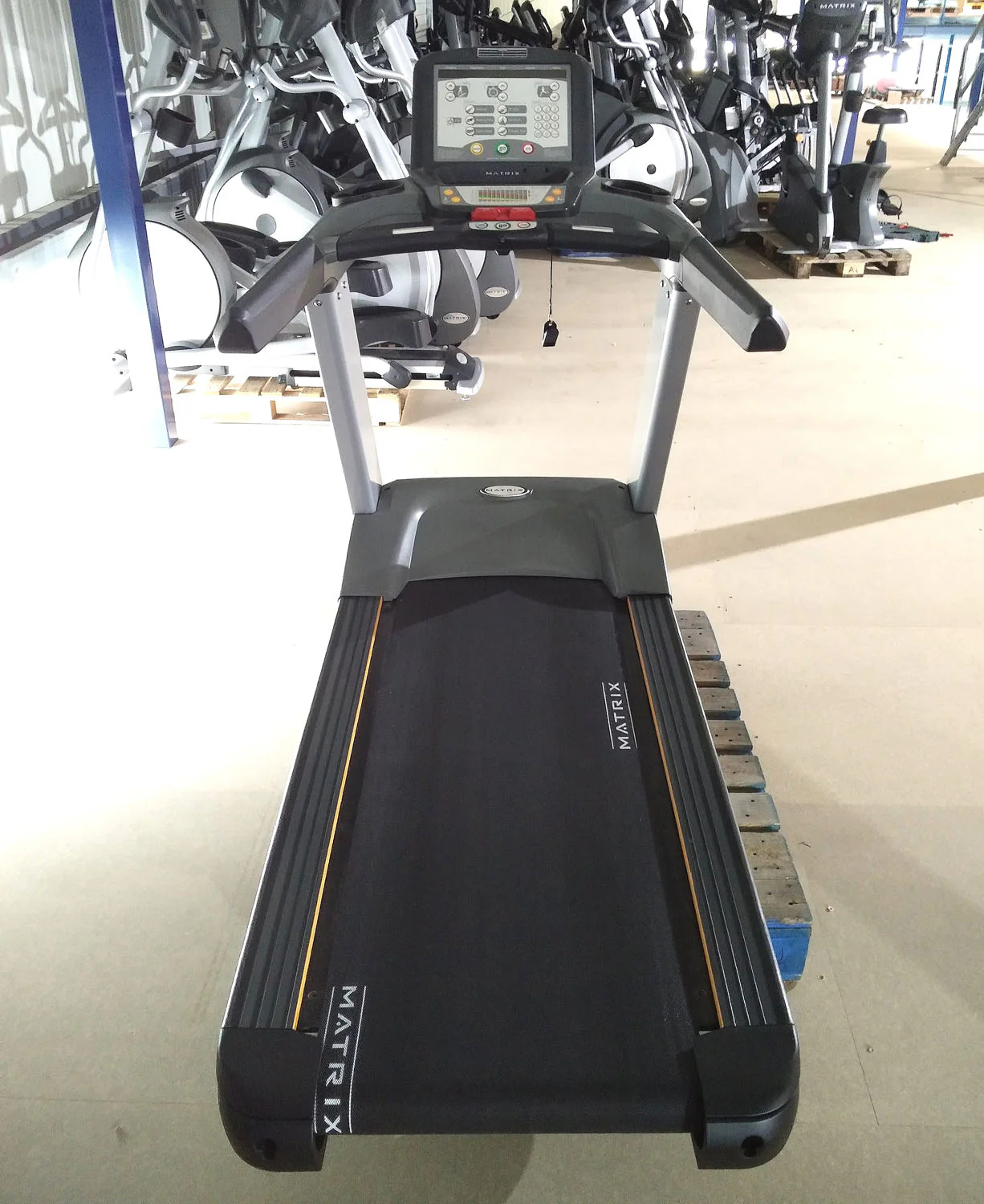 Matrix Cardiogerätepark, 9 Geräte, Laufbänder, Crosstrainer, Ergometer, Stepper etc, neue Modelle, T5x - E5x - U5x - R5x, S5x, gebraucht, überholter Zustand - Image 4