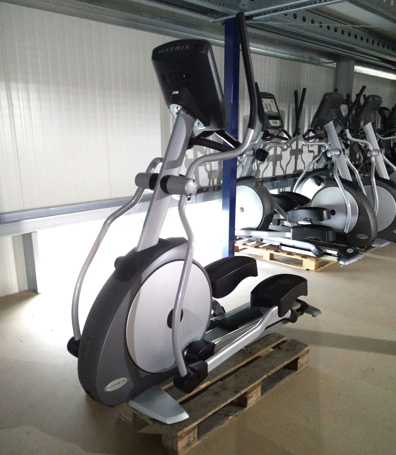 Matrix Cardiogerätepark, 9 Geräte, Laufbänder, Crosstrainer, Ergometer, Stepper etc, neue Modelle, T5x - E5x - U5x - R5x, S5x, gebraucht, überholter Zustand - Image 6