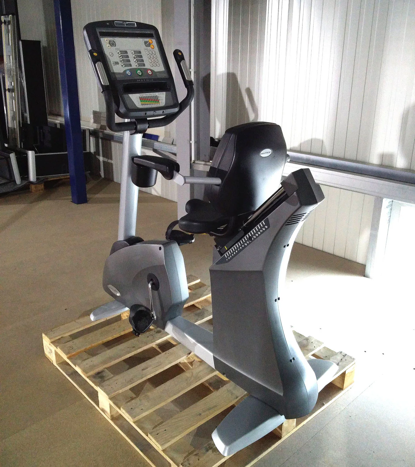 Matrix H5x Hybrid Bike Ergometer, Cycle mit Rückenlehne, Neues Modell, gebraucht - überholter Zustand - Image 2