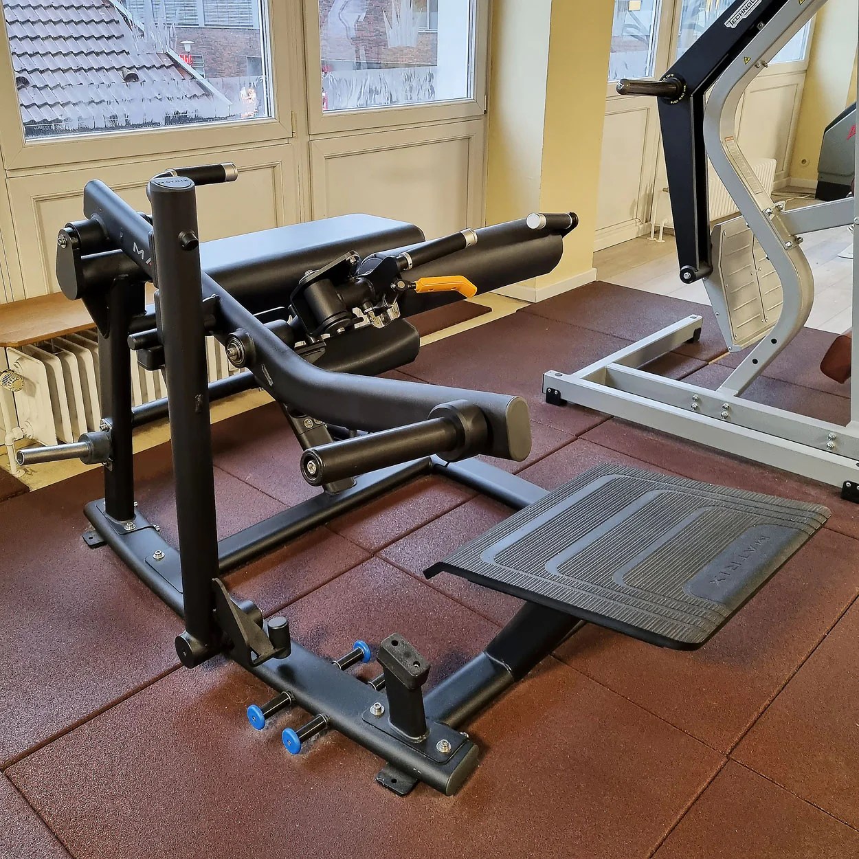 Matrix Magnum Glute Trainer MG-PL78, Hip Thrust Maschine, Gluteusmaschine, Pomaschine für Gesäßtraining, Rahmenfarbe Schwarz, gebraucht - überholter Zustand - Image 3