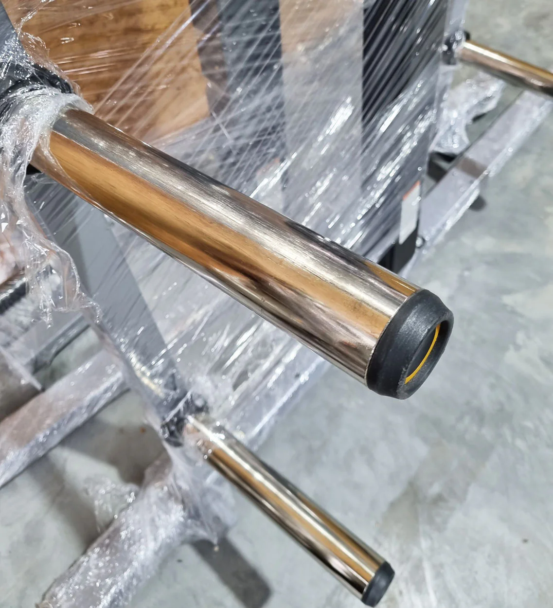 Matrix Magnum Half Rack MG-A690 mit J-Hooks und Klimmzugstange, Rahmenfarbe Silber und Schwarz, gebraucht - geprüfter Zustand - Image 3