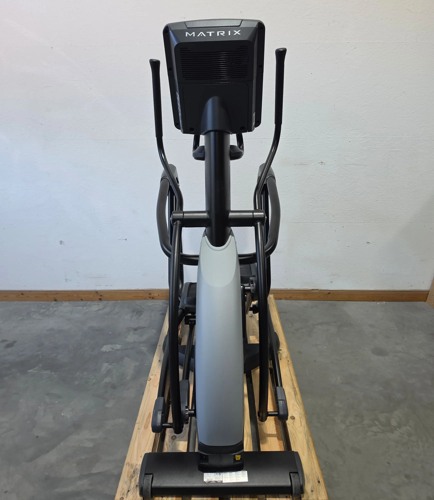 Matrix MX Endurance Suspension Elliptical Crosstrainer, Ellipsentrainer E-ES-F, Baujahr 2024 - MX LED Console Display, Farbe Schwarz, gebraucht - Neuwertiger Zustand - Image 3