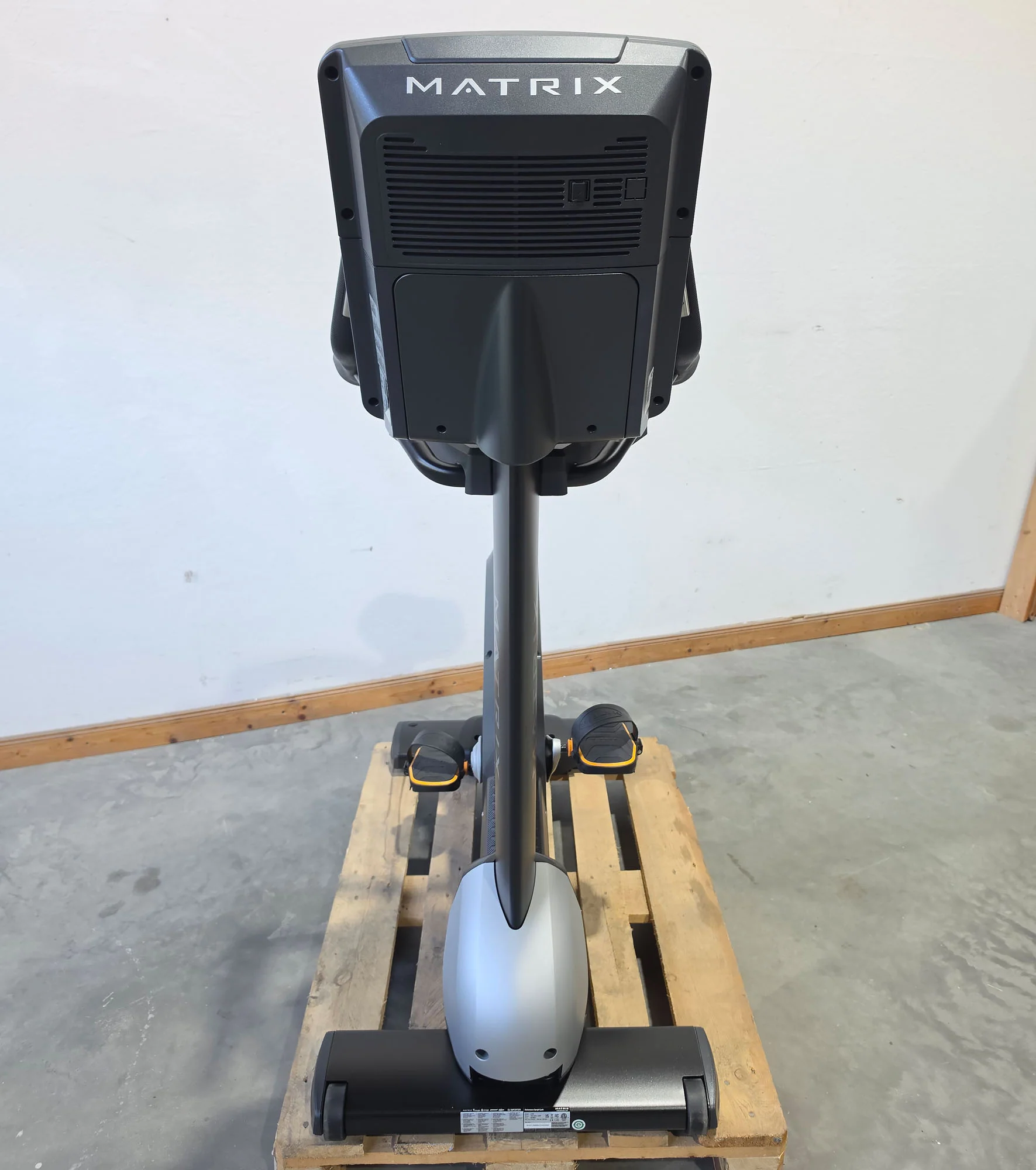 Matrix MX Performance Upright Cycle, Ergometer U-PS-F, Baujahr 2024 - MX LED Console Display, Farbe Schwarz, gebraucht - Neuwertiger Zustand - Image 4