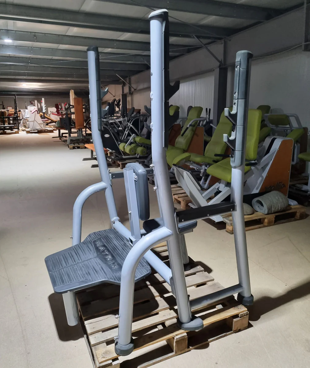 Matrix Schulter-Drückerbank, Magnum Olympic Shoulder Bench MG-A45, Polsterfarbe Schwarz, Rahmenfarbe Silber, gebraucht - überholter Zustand - Image 3