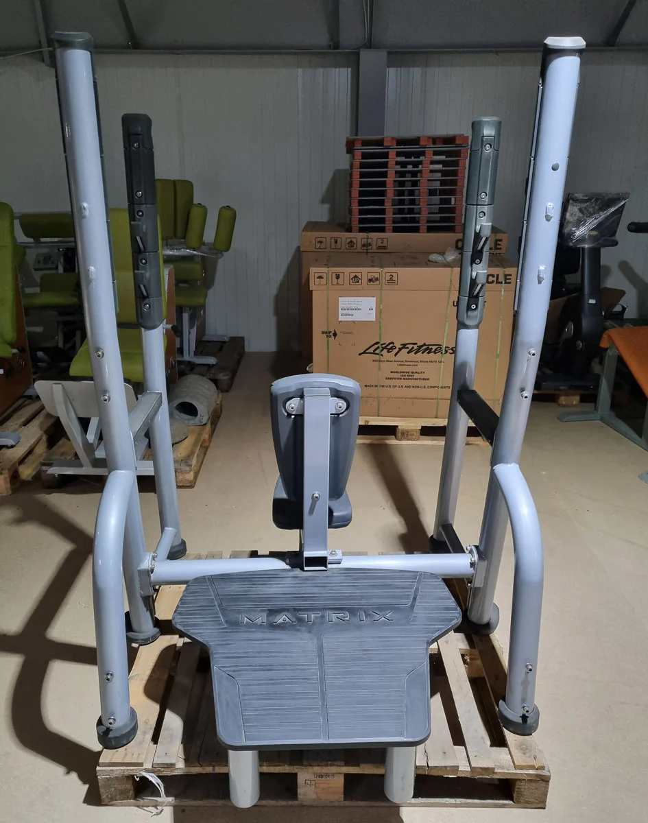 Matrix Schulter-Drückerbank, Magnum Olympic Shoulder Bench MG-A45, Polsterfarbe Schwarz, Rahmenfarbe Silber, gebraucht - überholter Zustand - Image 6
