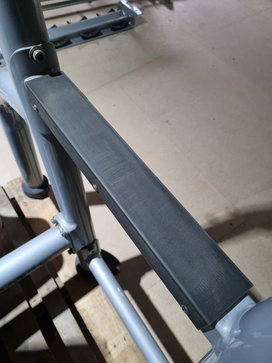 Matrix Schulter-Drückerbank, Magnum Olympic Shoulder Bench MG-A45, Polsterfarbe Schwarz, Rahmenfarbe Silber, gebraucht - überholter Zustand - Image 9