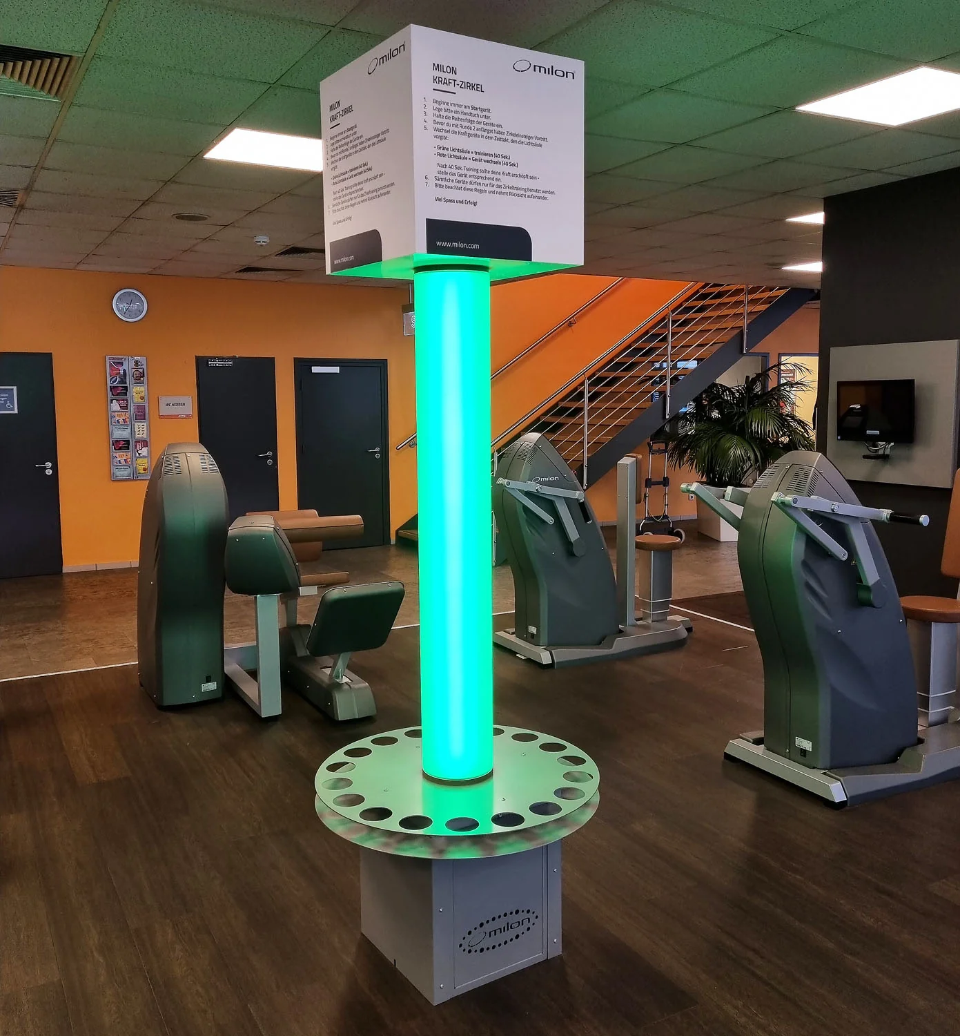 Milon 9er PREMIUM Kraft Zirkel, Baujahr 2017, Gehäuse in Anthrazit Stone, Polster Braun, inkl. LED Ampel, gebraucht, überholt und Neuwertig - Top Zustand - Image 17