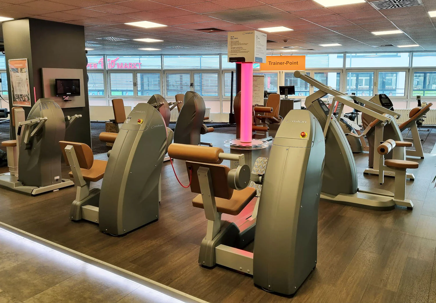 Milon 9er PREMIUM Kraft Zirkel, Baujahr 2017, Gehäuse in Anthrazit Stone, Polster Braun, inkl. LED Ampel, gebraucht, überholt und Neuwertig - Top Zustand - Image 3