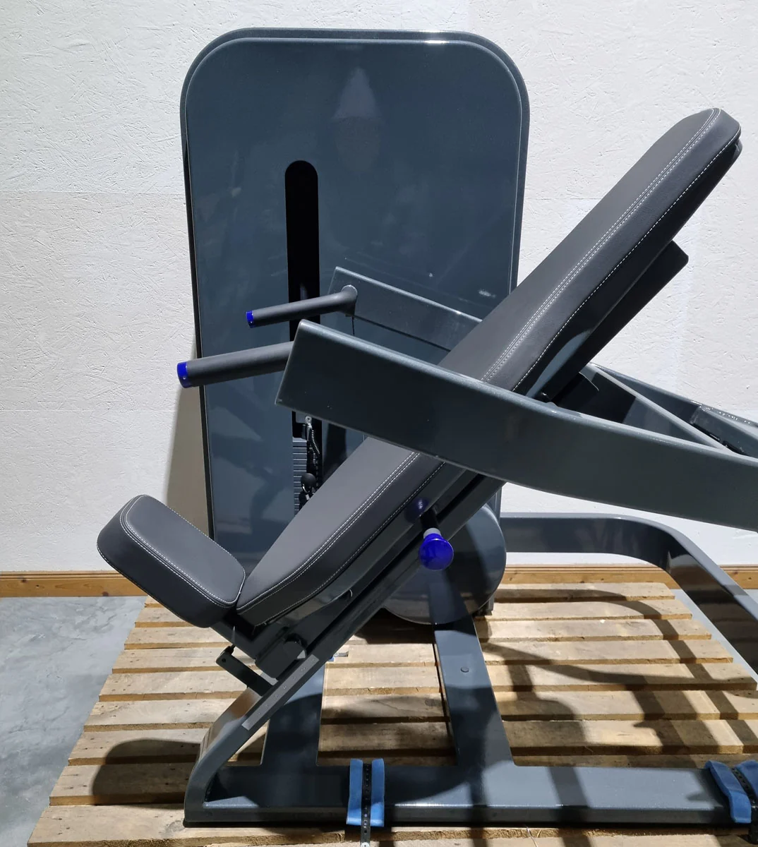 Milon Milcanic Schulterpresse, Shoulder Press, 120kg Gewichtsblock, Overheadpress, Rahmen Anthrazit, gebraucht - Ausstellungsstück - Top Zustand - Image 6