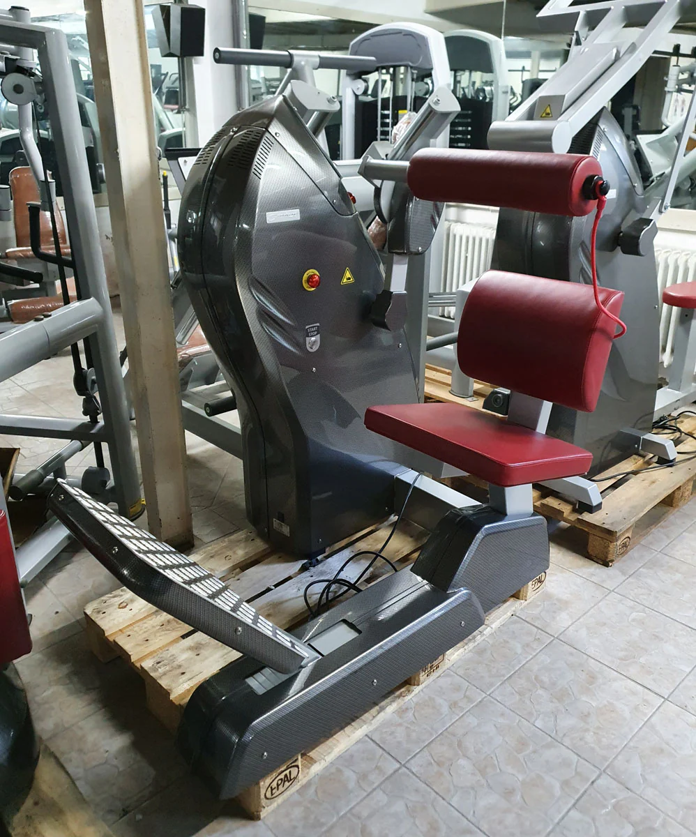 Milon PREMIUM Kraft-Ausdauer Zirkel in Carbon, Baujahr 2014, inkl. TV Ampel, Polster Rot, Ab-Adduktoren, gebraucht und generalüberholt - guter Zustand - Image 10