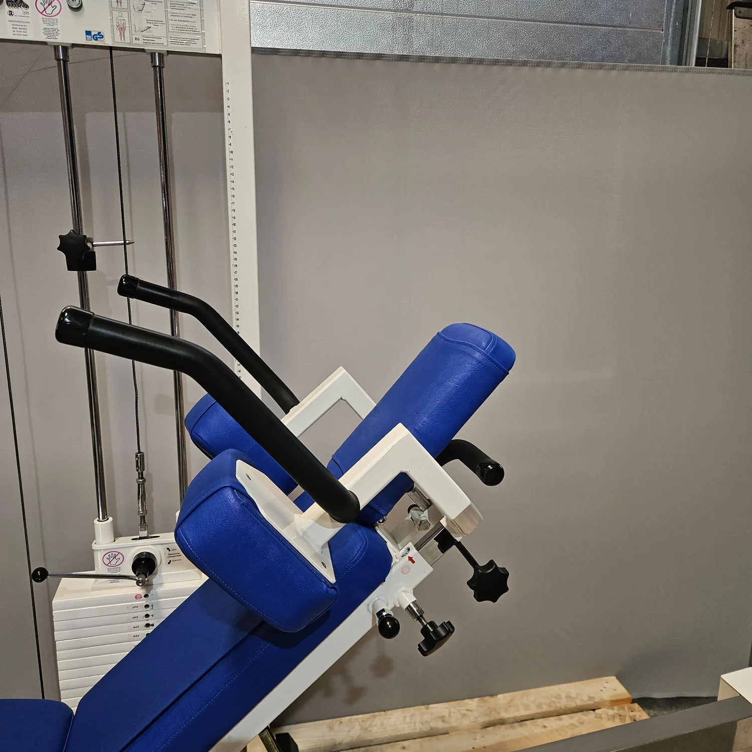 MKB Keller Funktionsstemme, Beinpresse verstellbar sitzend - liegend, 200kg Gewichtsblock, Farbe Weiß, gebraucht - überholter Zustand - Image 14
