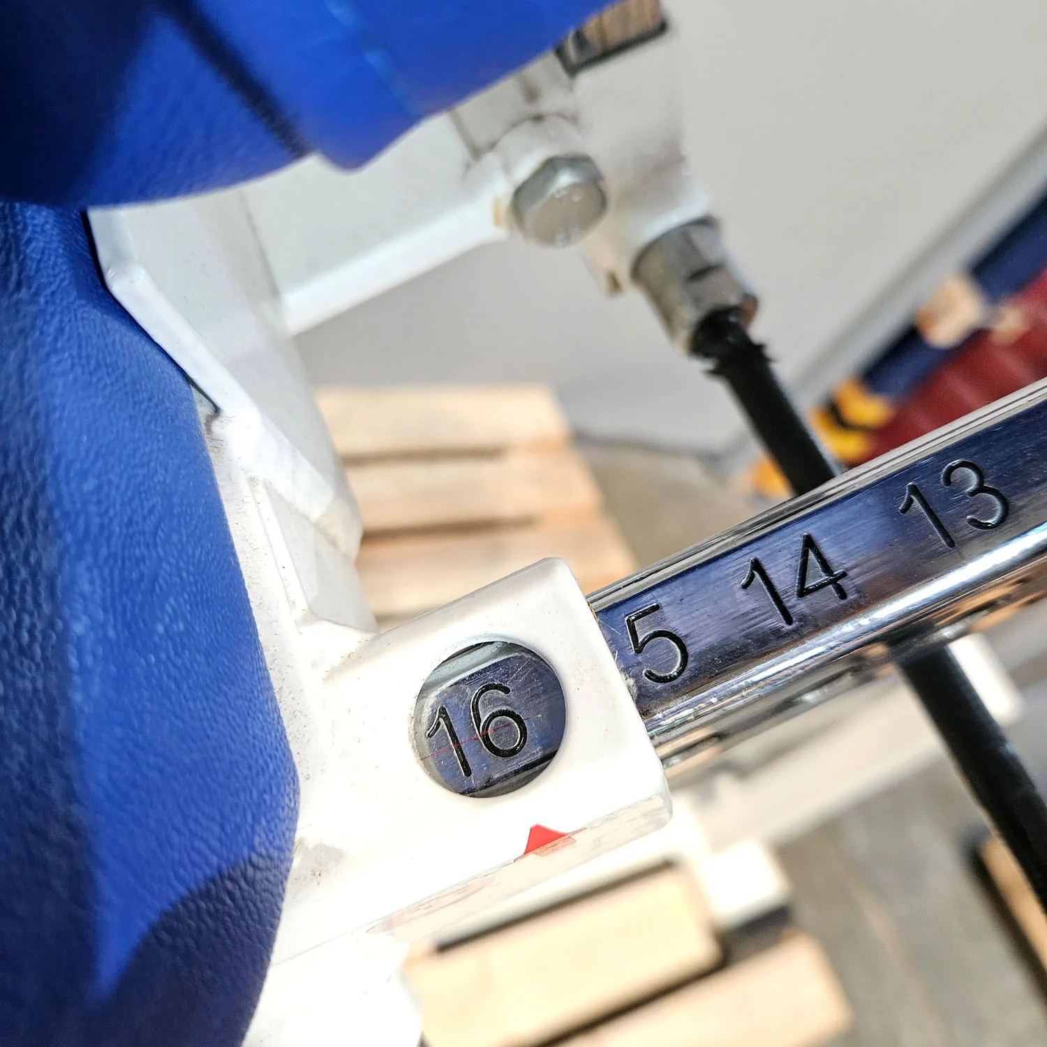 MKB Keller Funktionsstemme, Beinpresse verstellbar sitzend - liegend, 200kg Gewichtsblock, Farbe Weiß, gebraucht - überholter Zustand - Image 16