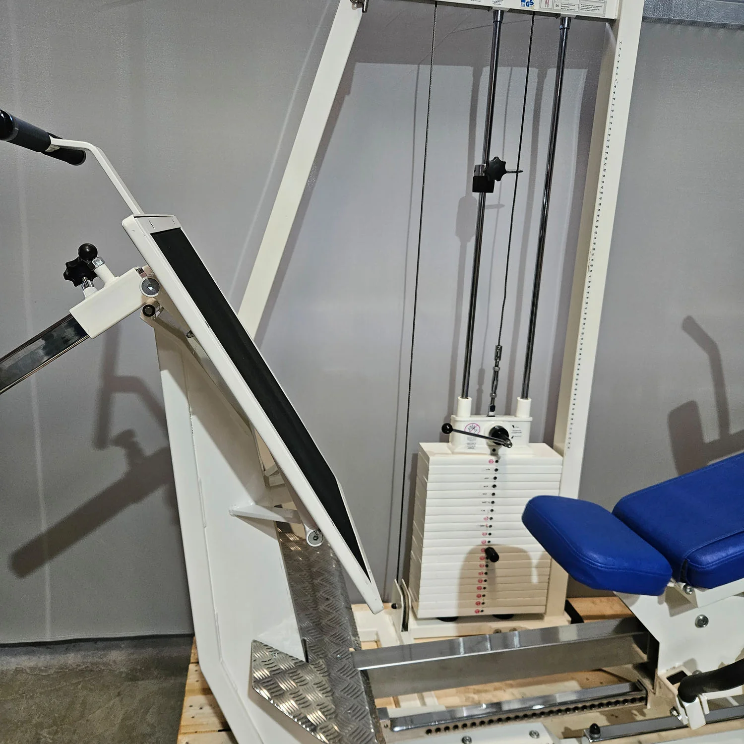 MKB Keller Funktionsstemme, Beinpresse verstellbar sitzend - liegend, 200kg Gewichtsblock, Farbe Weiß, gebraucht - überholter Zustand - Image 5