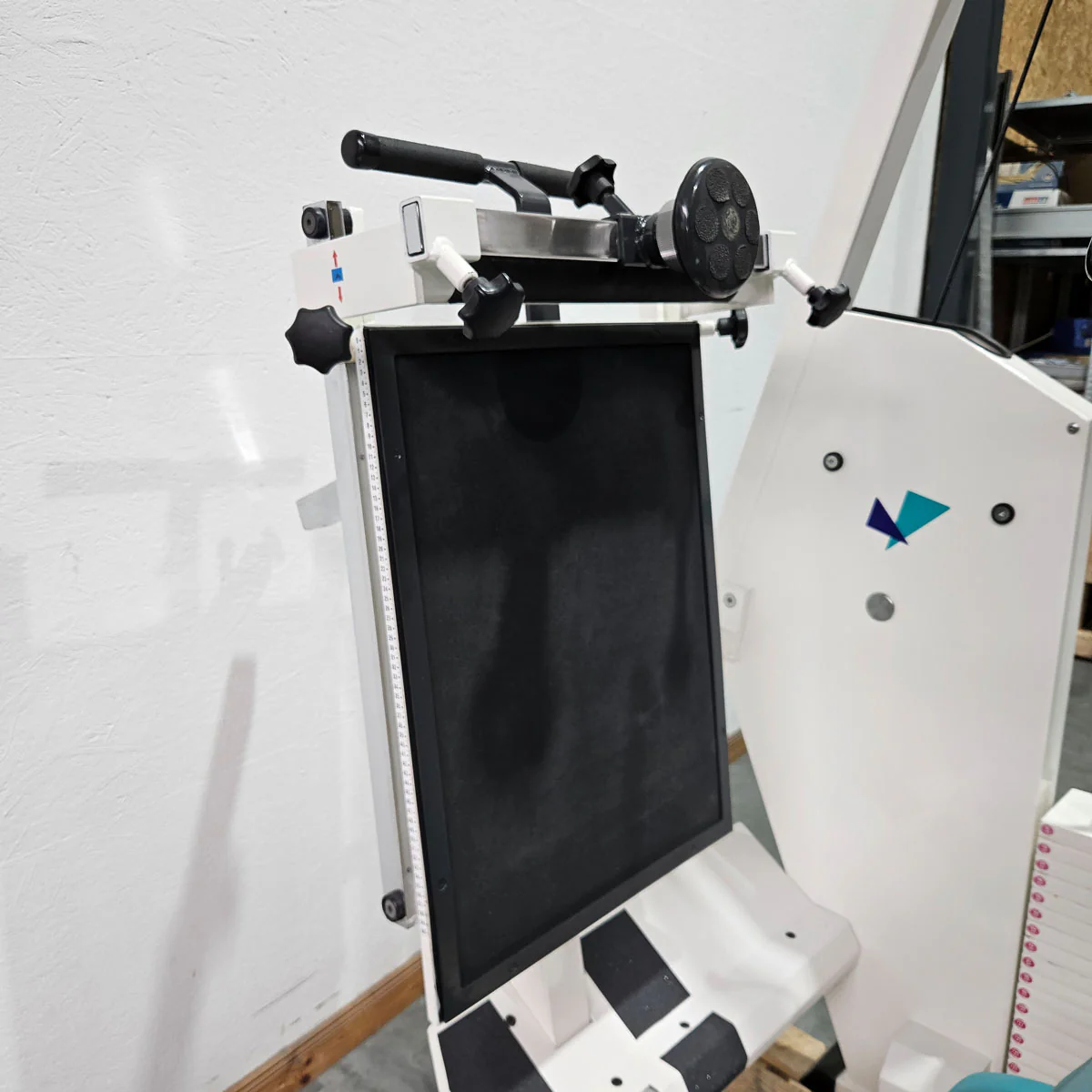 MKB Keller Funktionsstemme, Beinpresse verstellbar sitzend - liegend, Kippkreisel, 180kg Gewichtsblock, Farbe Weiß, gebraucht - überholter Zustand - Image 15