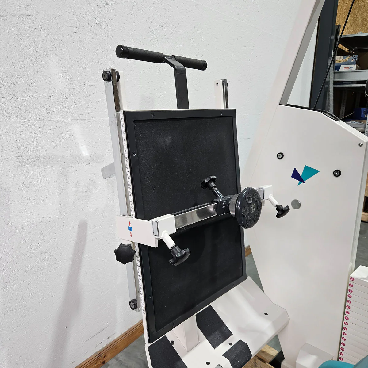 MKB Keller Funktionsstemme, Beinpresse verstellbar sitzend - liegend, Kippkreisel, 180kg Gewichtsblock, Farbe Weiß, gebraucht - überholter Zustand - Image 16