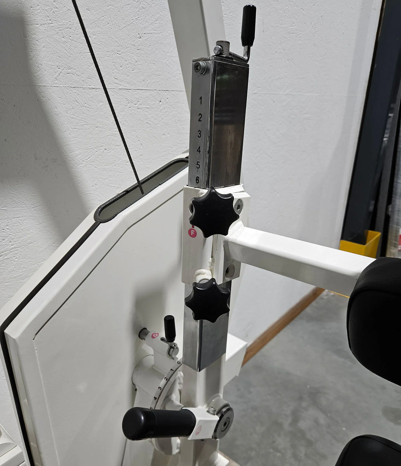 MKB Keller R14 Extensionstrainer, großer Rückenstrecker, sehr variabel einstellbar, Lower Back Machine, Hyperextension, Farbe Weiß, gebraucht - überholter Zustand - Image 10