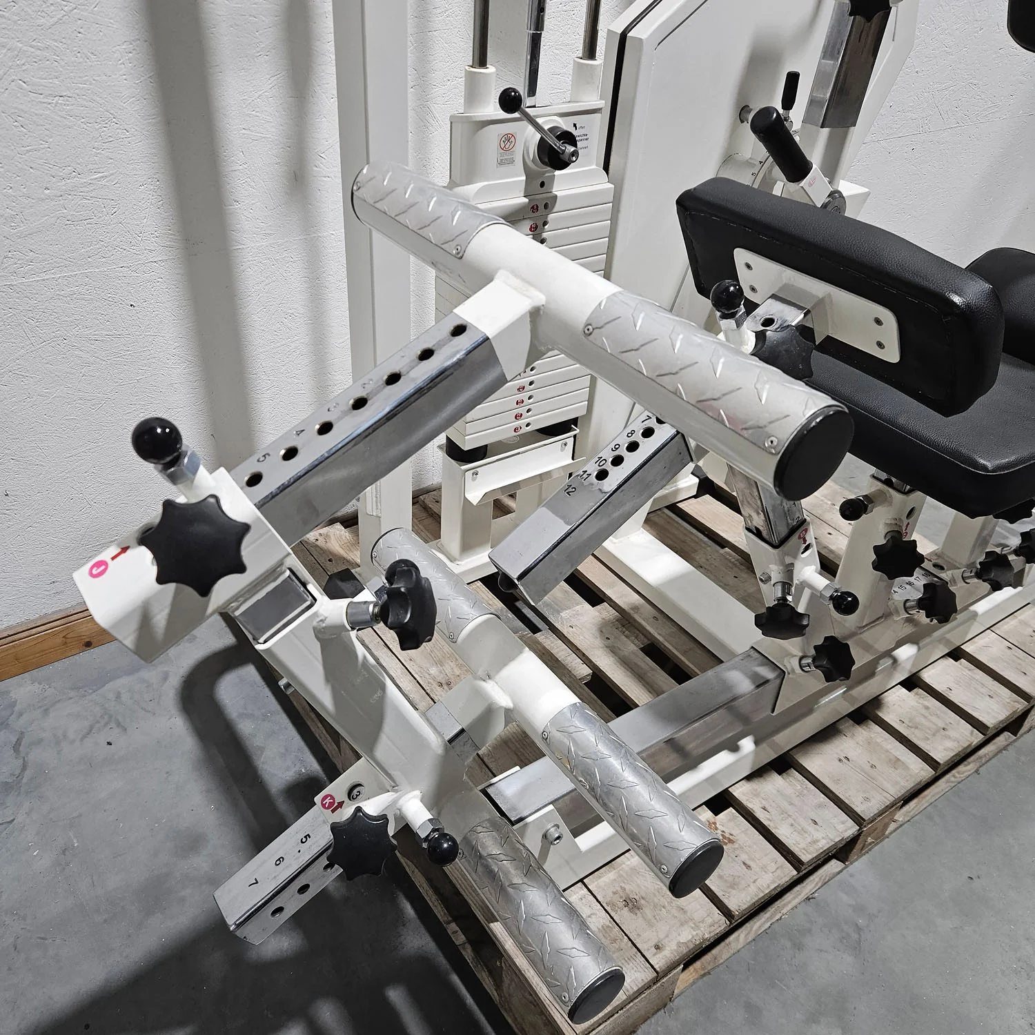 MKB Keller R14 Extensionstrainer, großer Rückenstrecker, sehr variabel einstellbar, Lower Back Machine, Hyperextension, Farbe Weiß, gebraucht - überholter Zustand - Image 6