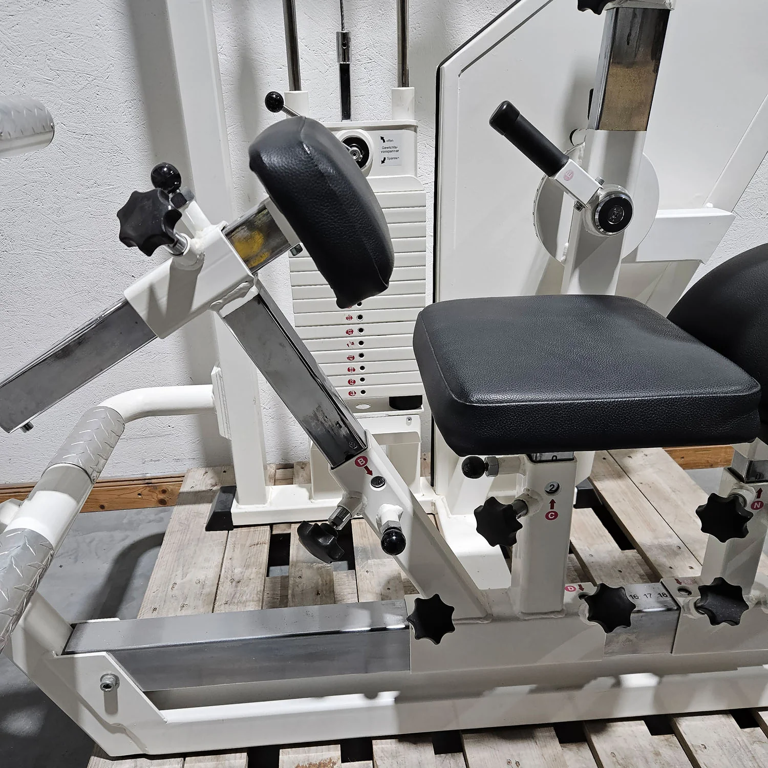 MKB Keller R14 Extensionstrainer, großer Rückenstrecker, sehr variabel einstellbar, Lower Back Machine, Hyperextension, Farbe Weiß, gebraucht - überholter Zustand - Image 7