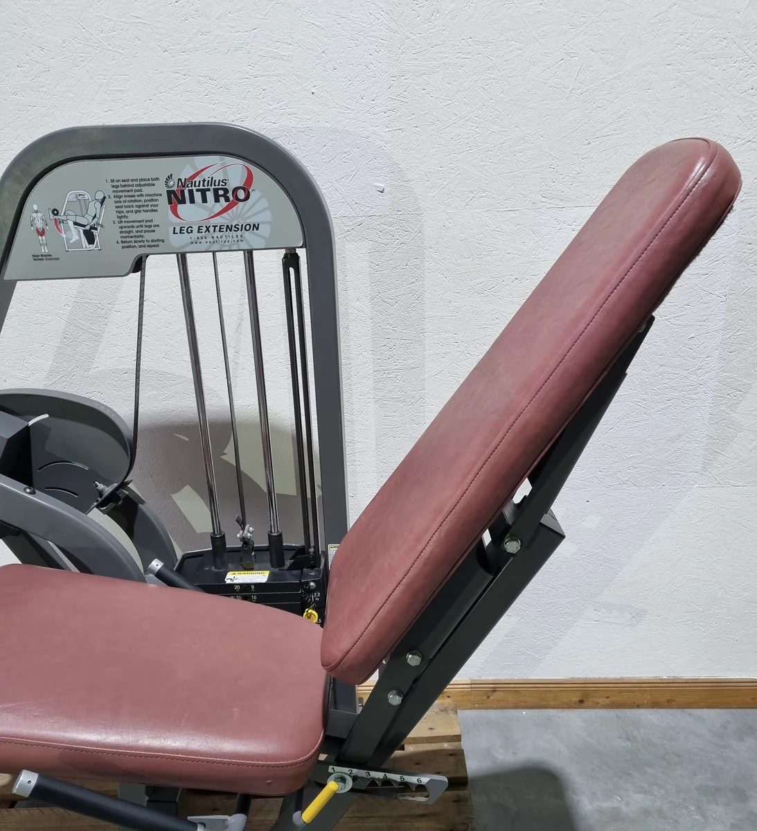 Nautilus Nitro Beinstrecker und Beinbeuger sitzend, 2 Geräte im Set, Leg Curl and Leg Extension seated, Rahmenfarbe Anthrazit, gebraucht - überholter Zustand - Image 21