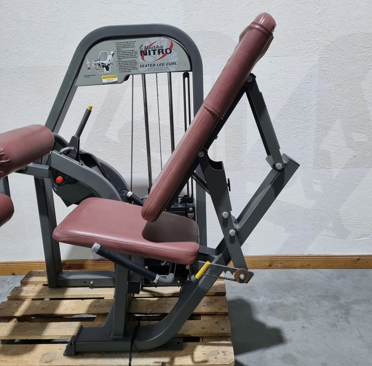Nautilus Nitro Beinstrecker und Beinbeuger sitzend, 2 Geräte im Set, Leg Curl and Leg Extension seated, Rahmenfarbe Anthrazit, gebraucht - überholter Zustand - Image 6